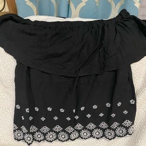 Off the shoulder Top Small black & white old navy